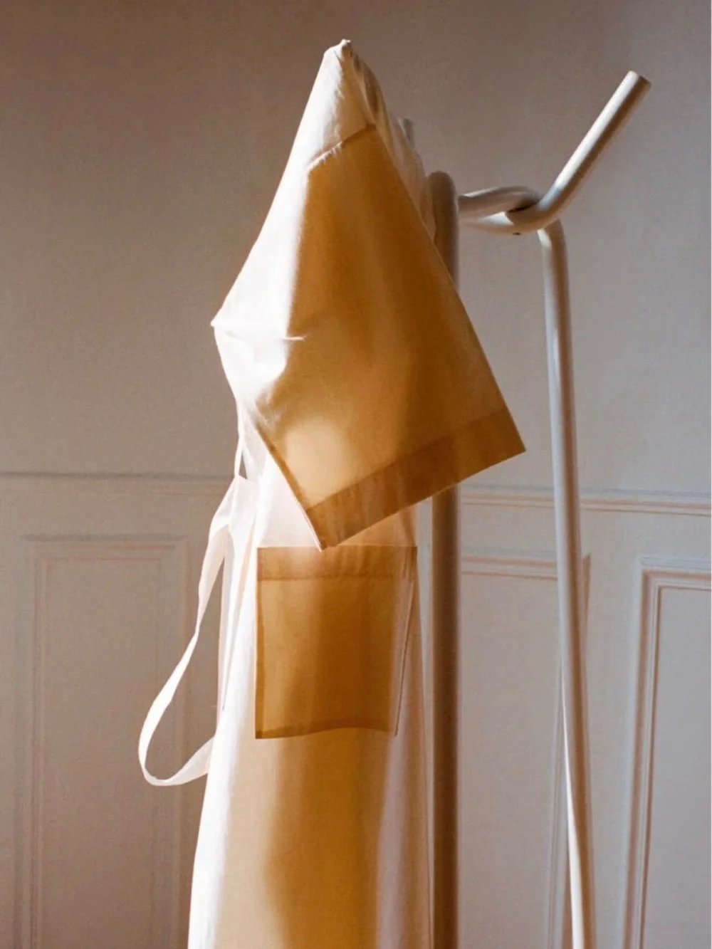 Coat rack available in 3 color